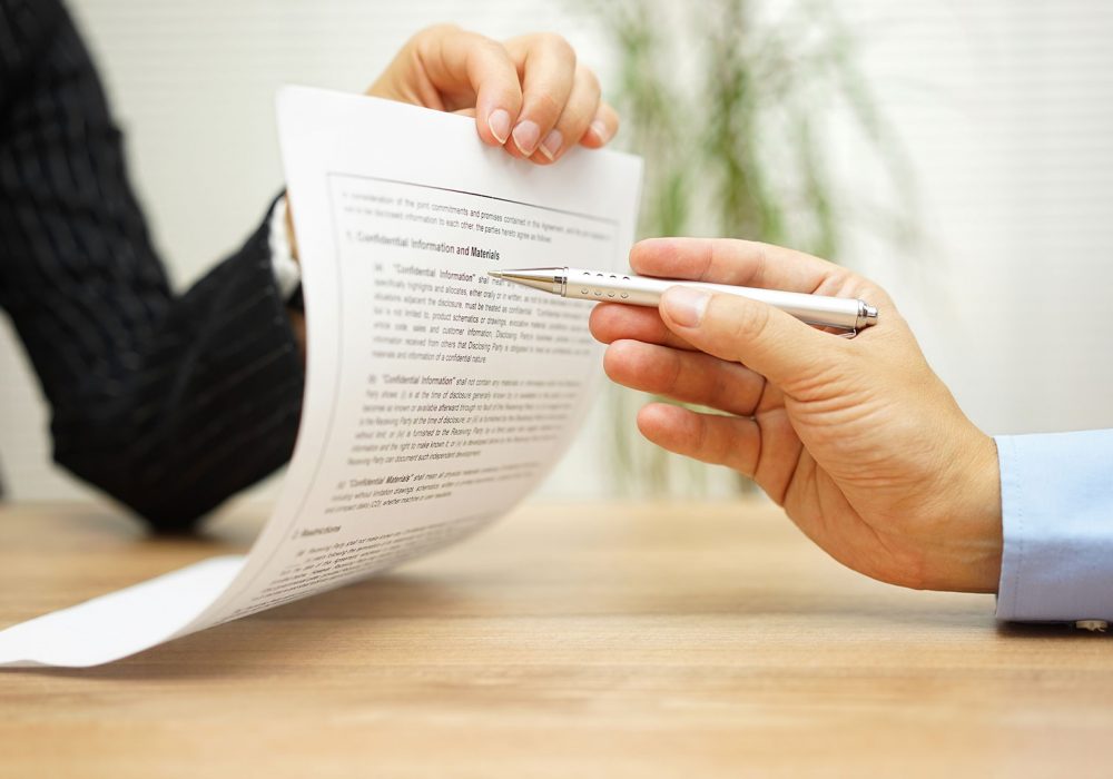 yetkinliği kendileri tarafından onaylanmış olan tercümanlar